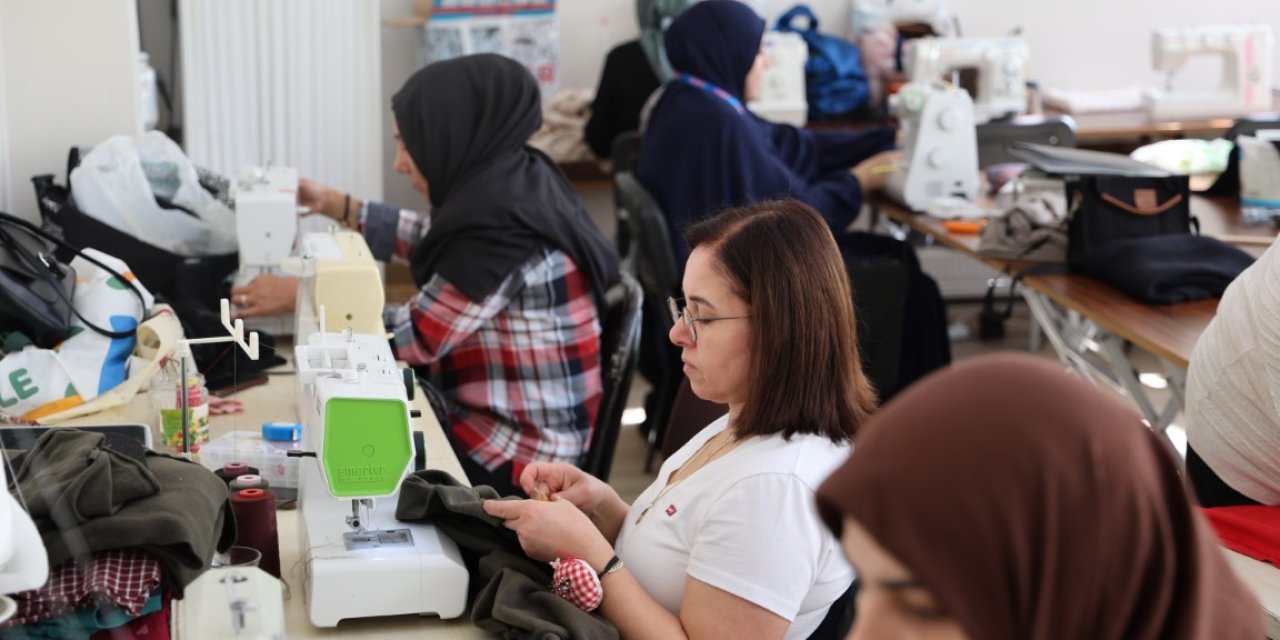 KAR-MEK’te Üretken Eller İş Başında