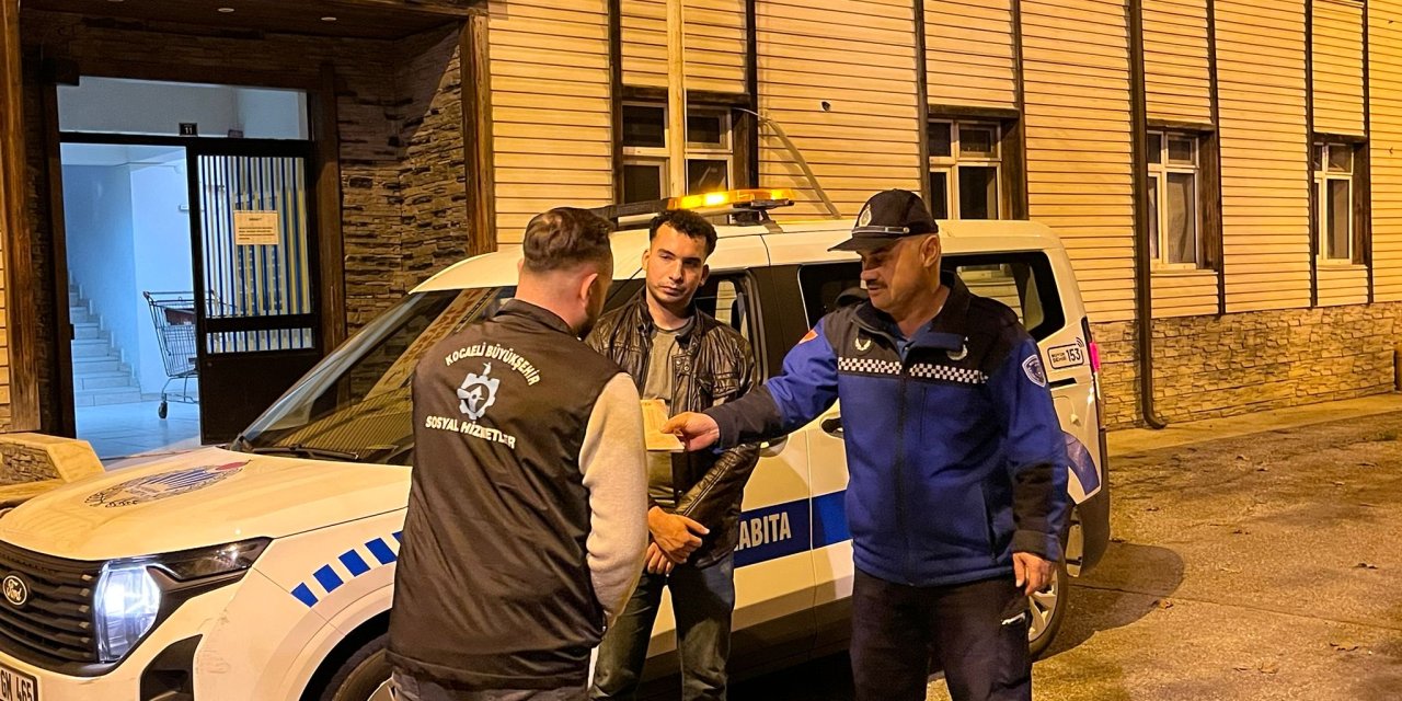 Tramvay Hattındaki Filistinli Misafire Sıcak Yuva