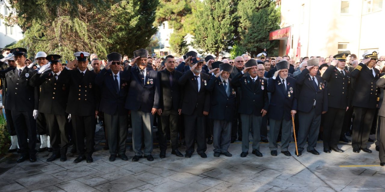 Atatürk Derince’de anıldı