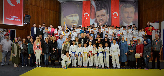 Spor Akademisi sertifika aldı