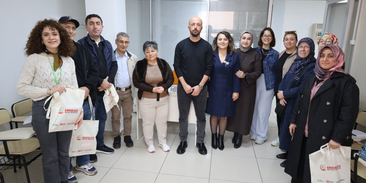 “Engelsiz Ebeveyn Akademisi” ilk eğitimle başladı