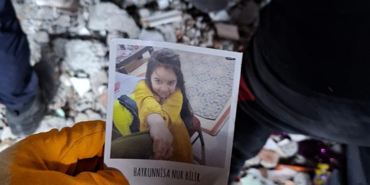 Dilara ailesinin mezarlarını ziyaret etti