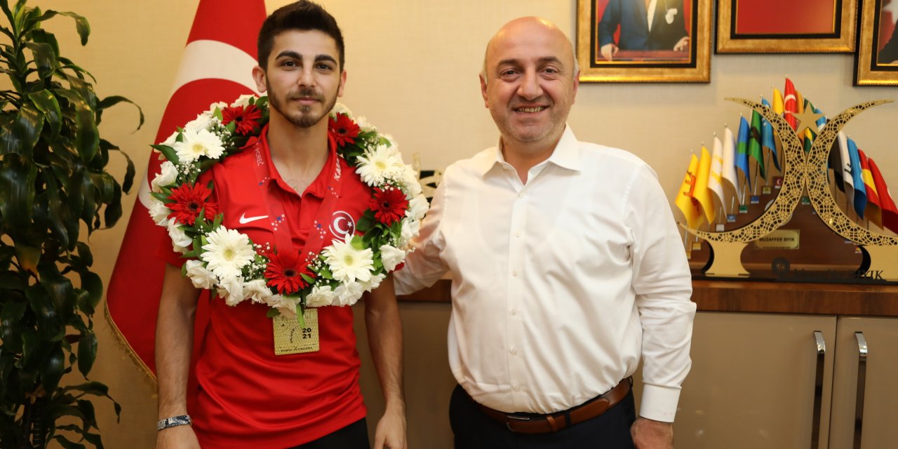 Başkan Bıyık, Eray Şamdan ve  Semih Gümüş ‘ü tebrik Etti