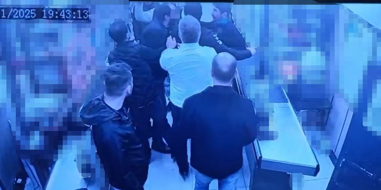 Markette "şeker dökme"  diye uyarınca darbedildi