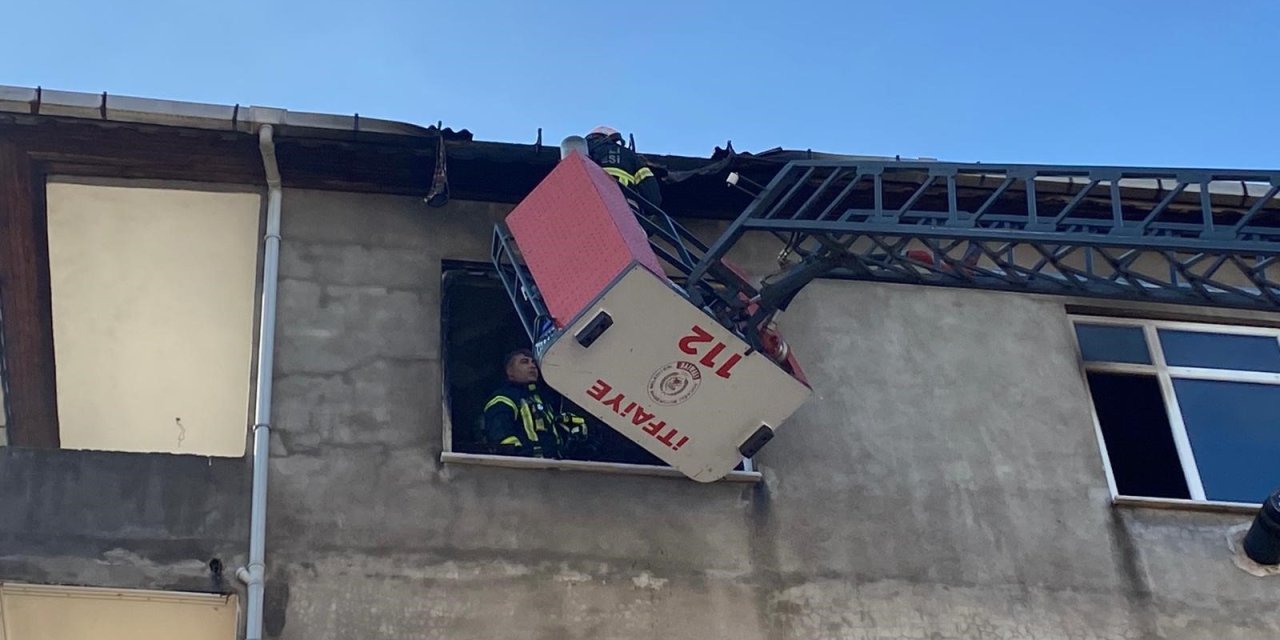 4 katlı binada yangın paniği