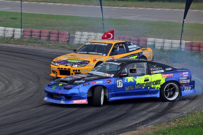 Yarışmalar nefes kesti