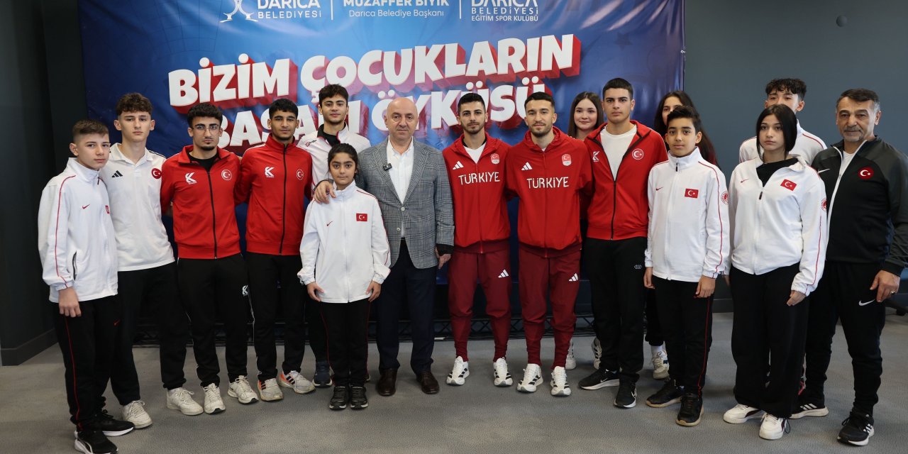 Başkan Bıyık milli sporcularla bir araya geldi