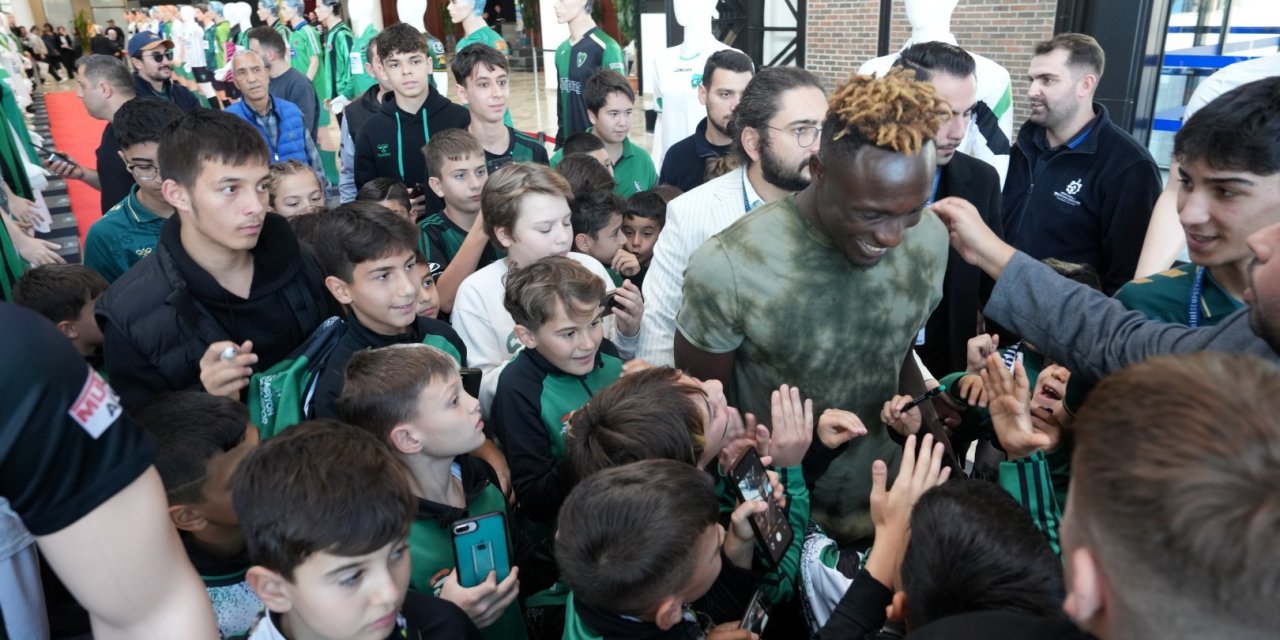 Kocaelispor'un yıldızı Dan Agyei'ye sevgi seli