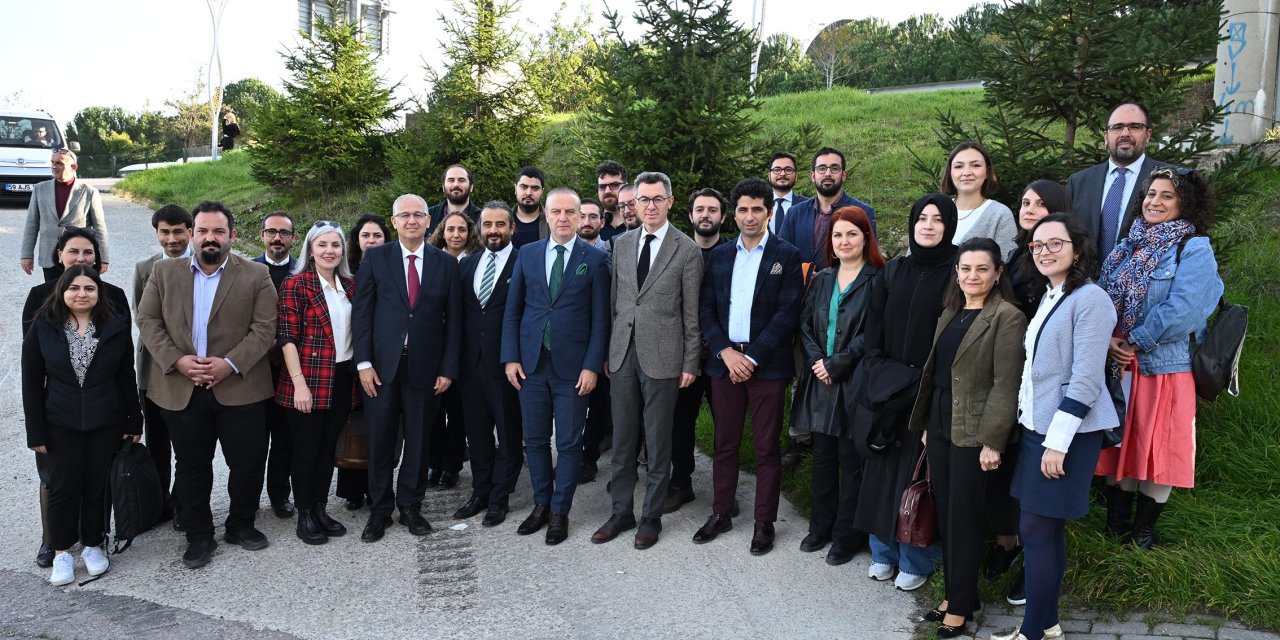 KOÜ’de “Rektörümüzle Bir Kahve, Bir Sohbet” Programı