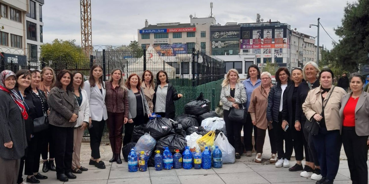 CHP Kadın Kolları'ndan Anlamlı Destek