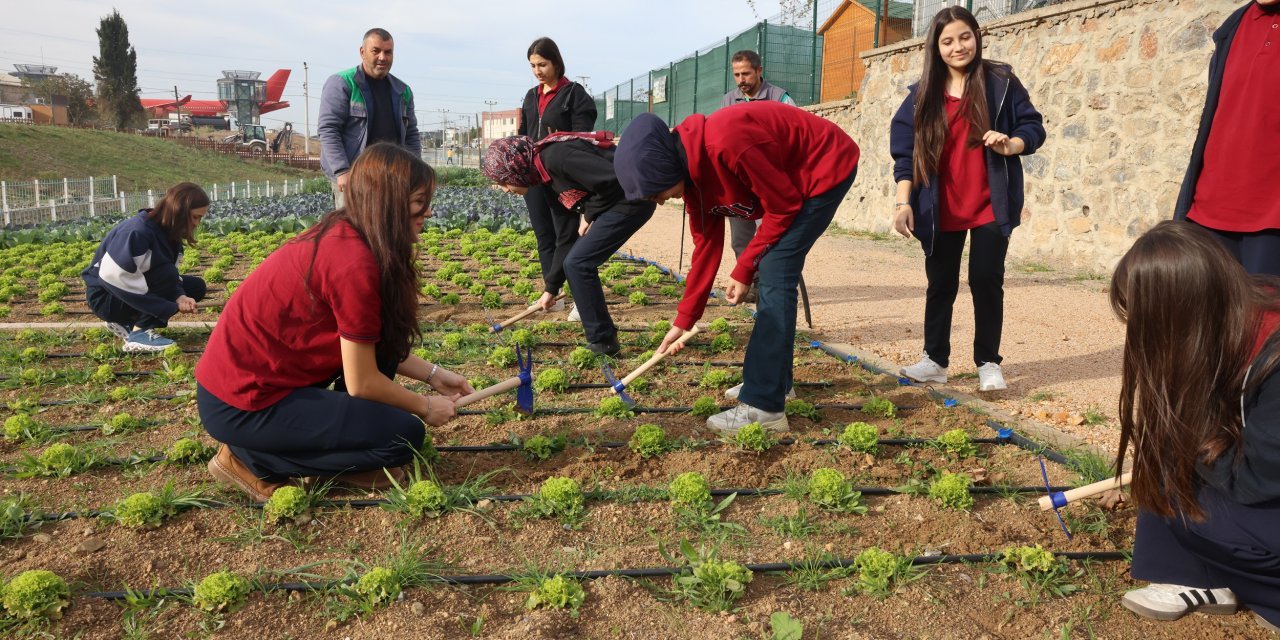 Bahçem Çayırova, Fevzi  Çakmaklı öğrencileri ağırladı