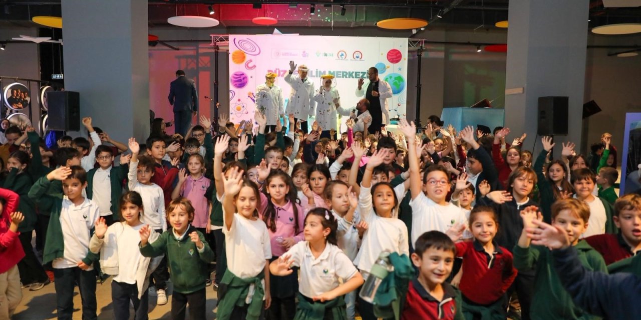 Bilim şenliğini öğrenciler çok sevdi