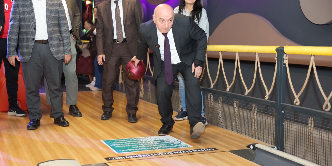 Öğretmenler bowling  turnuvasında buluştu