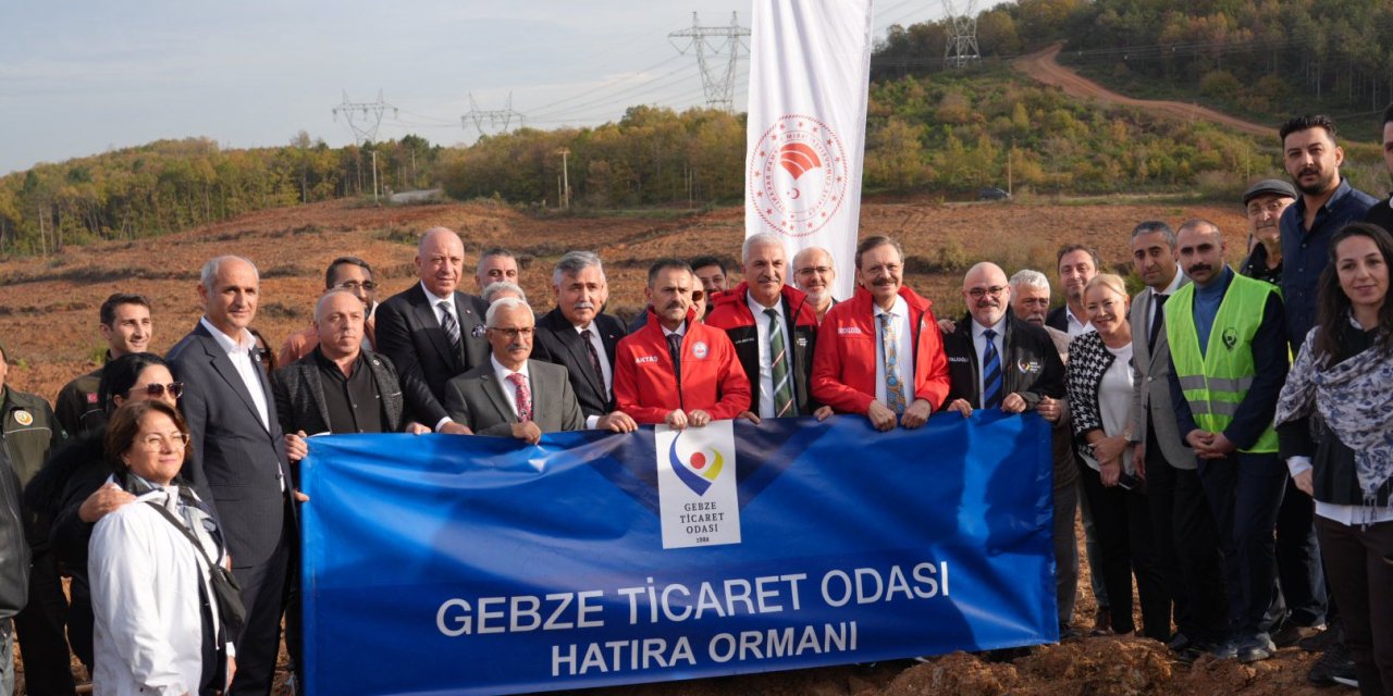 HİSARCIKLIOĞLU'DA KATILDI   GTO Hatıra Ormanı'na Fidan Dikimi