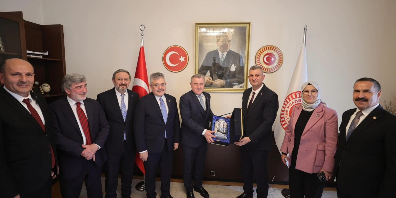 Gölcük'e çok amaçlı kapalı spor salonu müjdesi