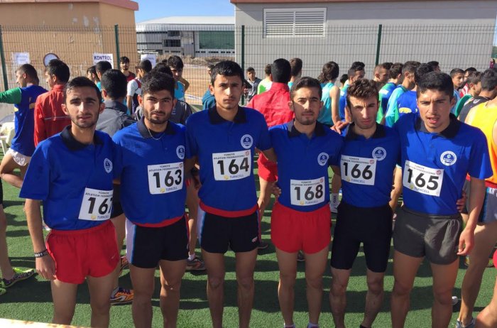 Kağıtsporlu Genç erkekler üçüncü tamamladı