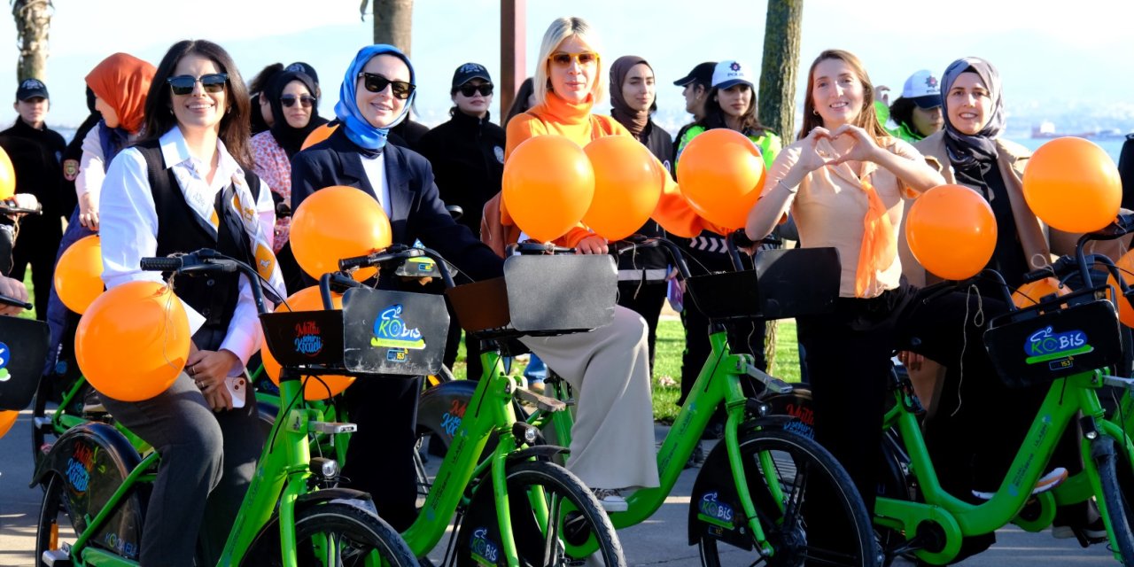 Turuncu balonlarla kadına şiddete ‘dur’ mesajı