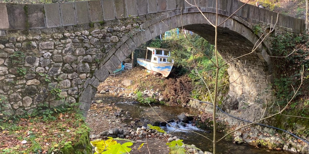 150 yıllık taş köprü zamana meydan okuyor