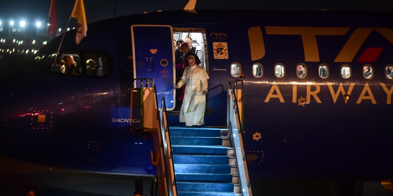 Papa 14. Leo İstanbul’a geldi