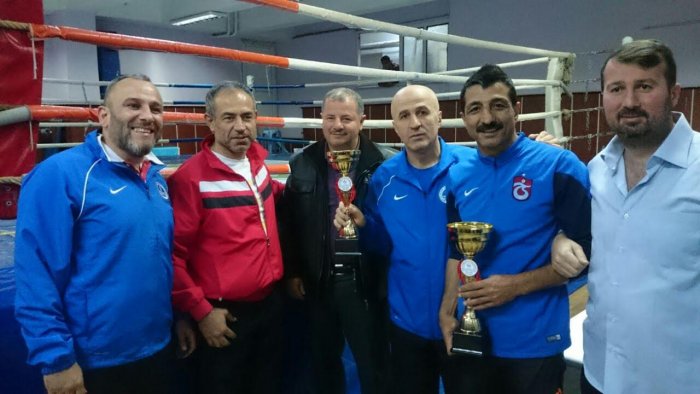 Büyükşehirli boksörler Karabük’te ringe çıktı