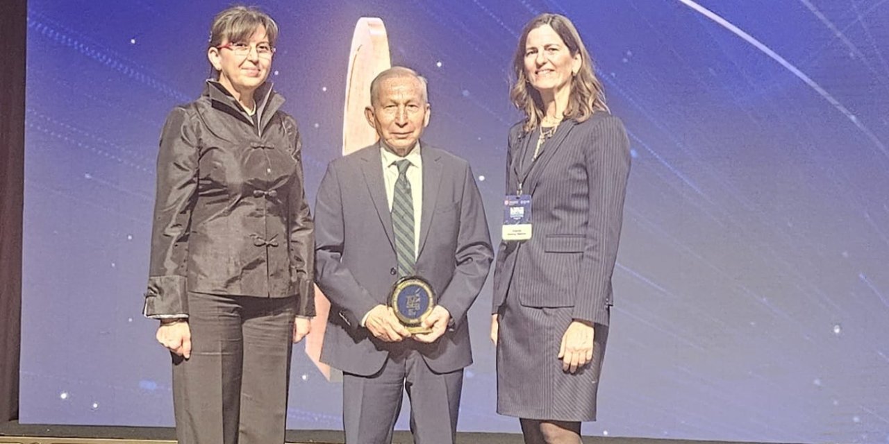 TÜSEB Sağlık Teknolojileri  Prestij Ödülü Atabay’ın Oldu