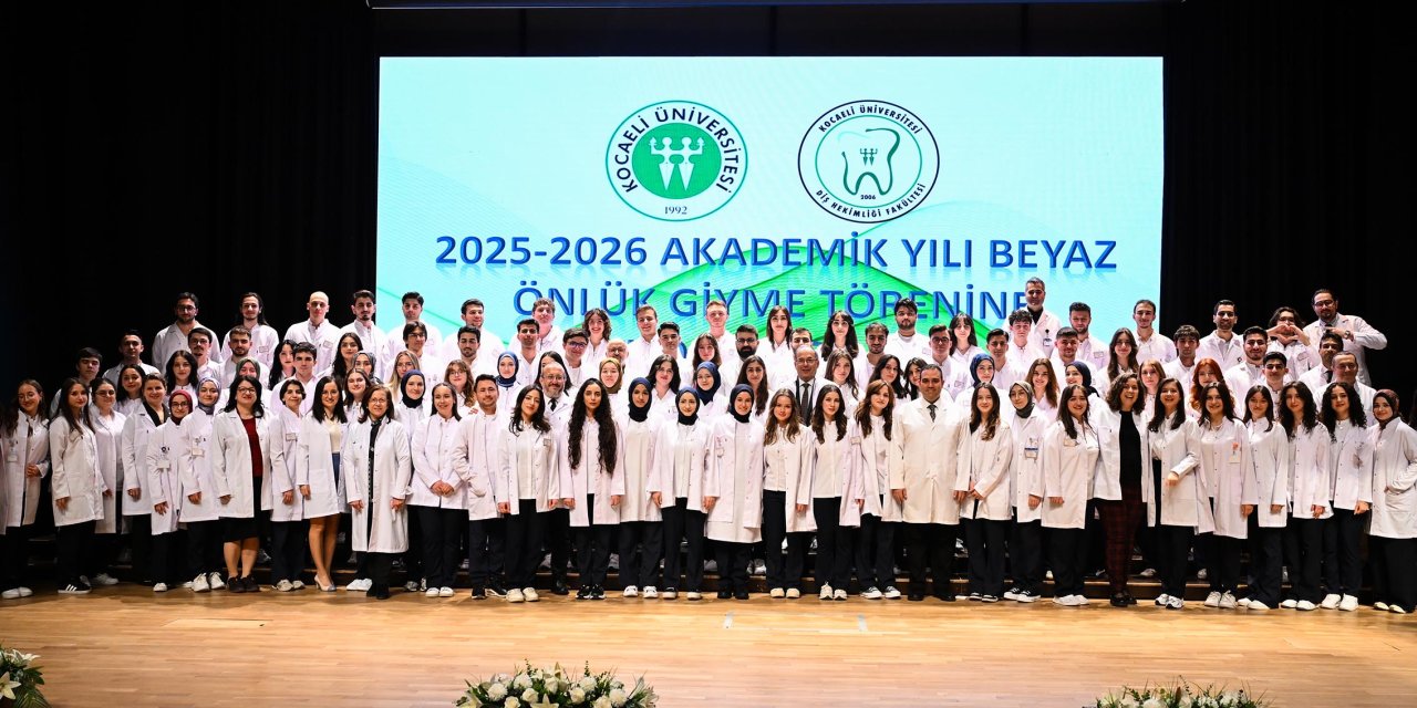 Diş Hekimliği Fakültesi Önlük Giyme Töreni Düzenlendi