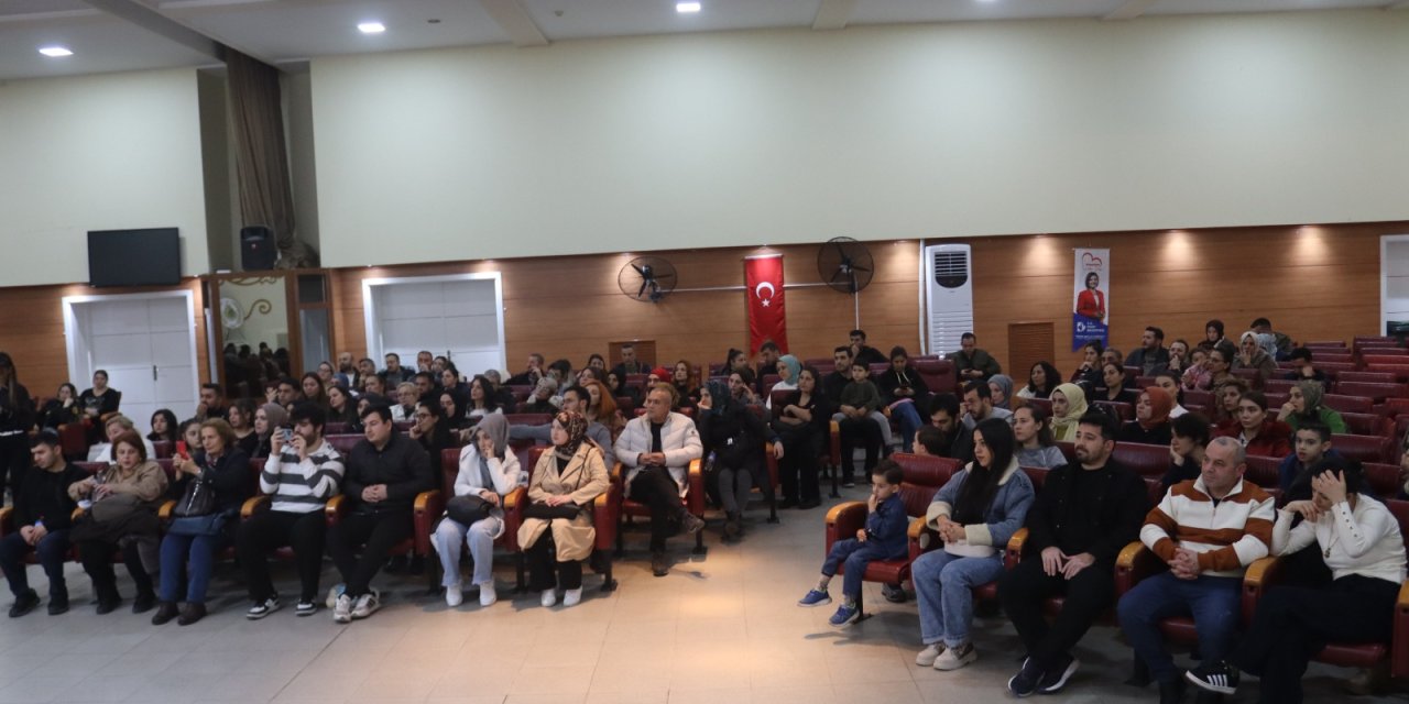 ‘Dijital Dünyada Sağlıklı  Çocuk Büyütmek’ paneli