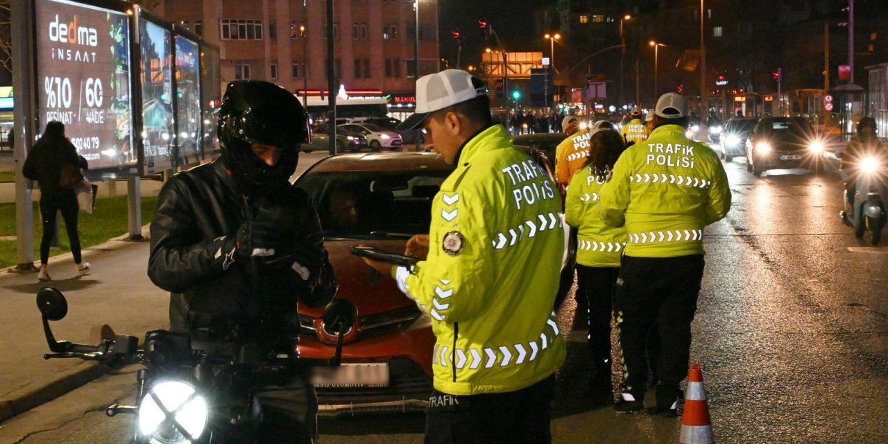 Her Yer Didik Didik Arandı! Kocaeli’de Aranan 24 Kişi Yakalandı
