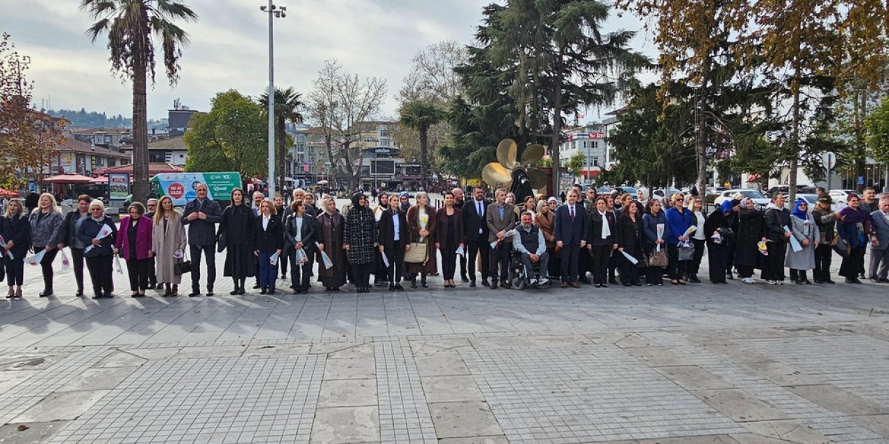 Gölcük’te 5 Aralık Dünya Kadın Hakları Günü Kutlandı