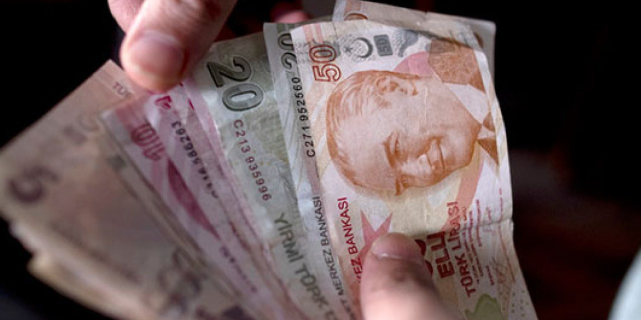 Aylık en yüksek reel getiri  mevduat faizinde oldu