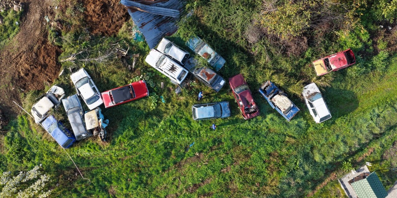Başiskele'de hurda araçlar toplanıyor