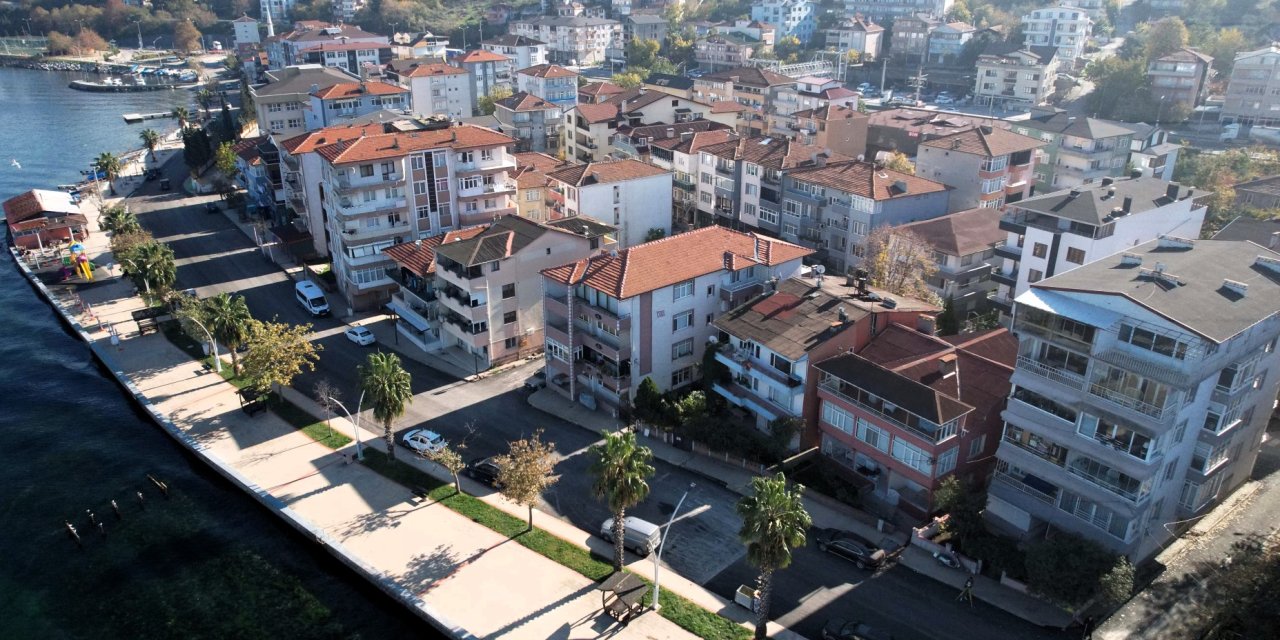 Gölcük Halıdere sahilinde üstyapı sil baştan