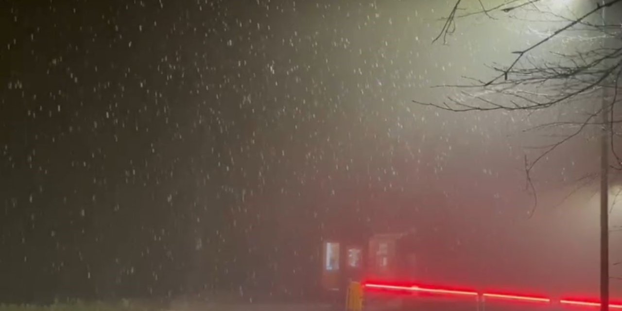 Kartepe Kuzuyayla'ya kar yağdı