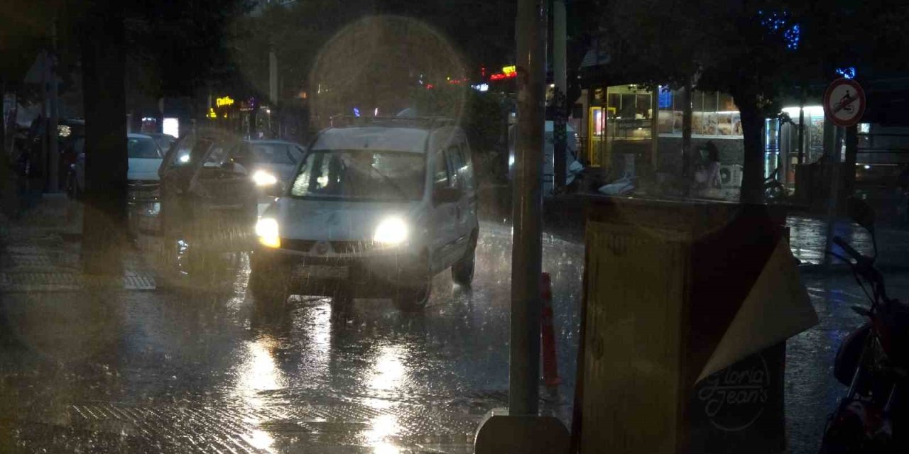 Yağışlı havalar trafikte riskleri artırıyor!