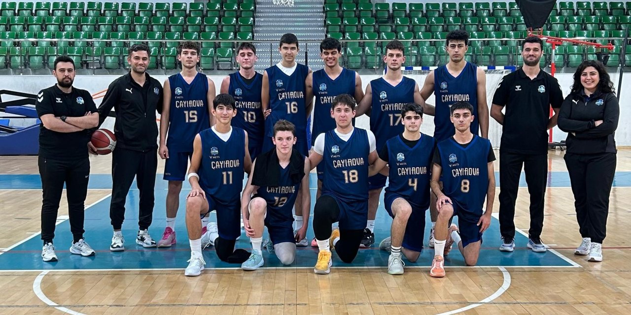 ÇAYIROVA BELEDİYESİ   U18 Basketbol kulübü  sezonu zirvede bitirdi