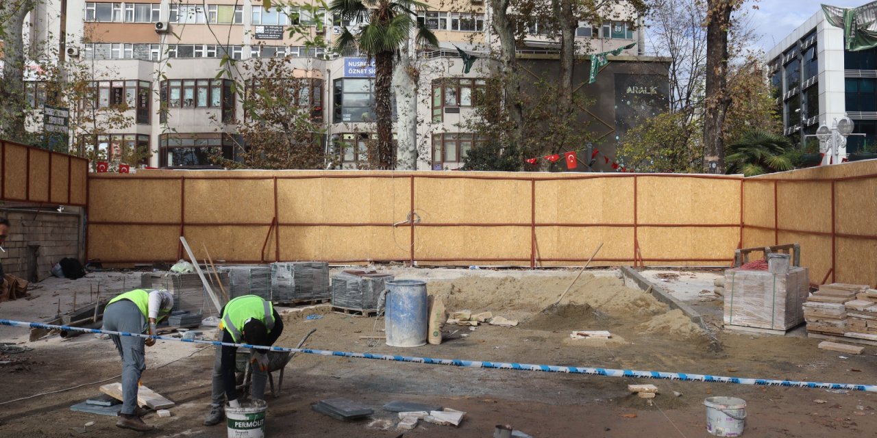 İzmit Belediyesi Fevziye  Camii Park Alanını yeniliyor