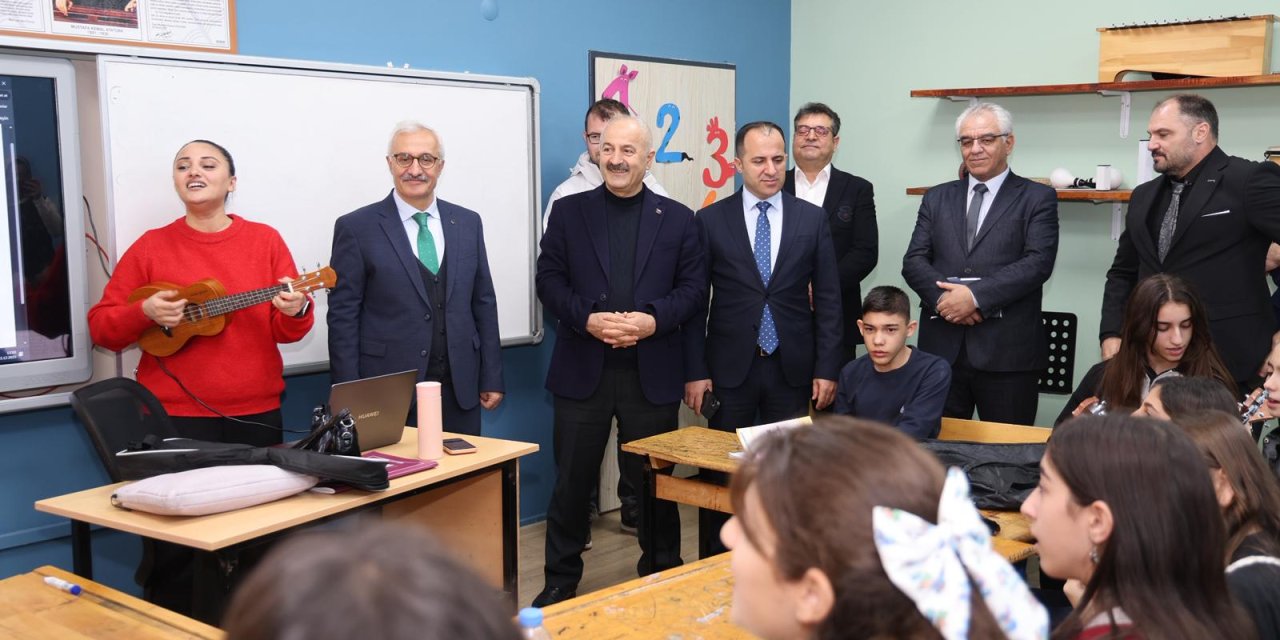 Başkan Büyükgöz ve Kaymakam Özyiğit’ten Okullara Ziyaret