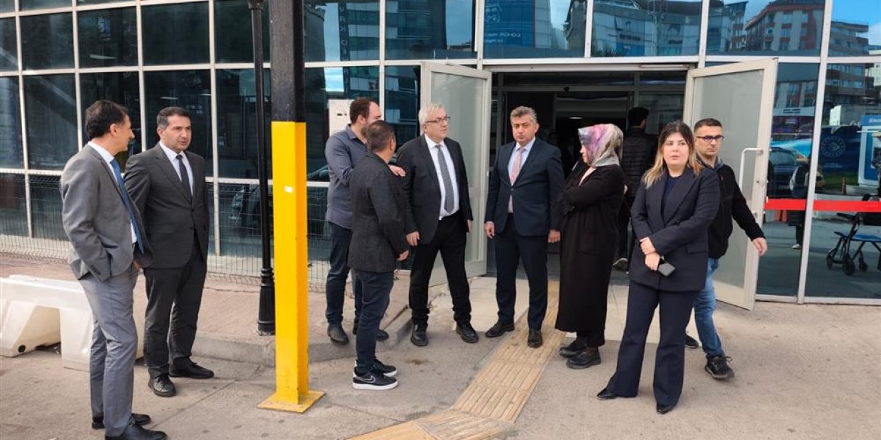 Fatih Devlet Hastanesi’nde  incelemelerde bulundu.