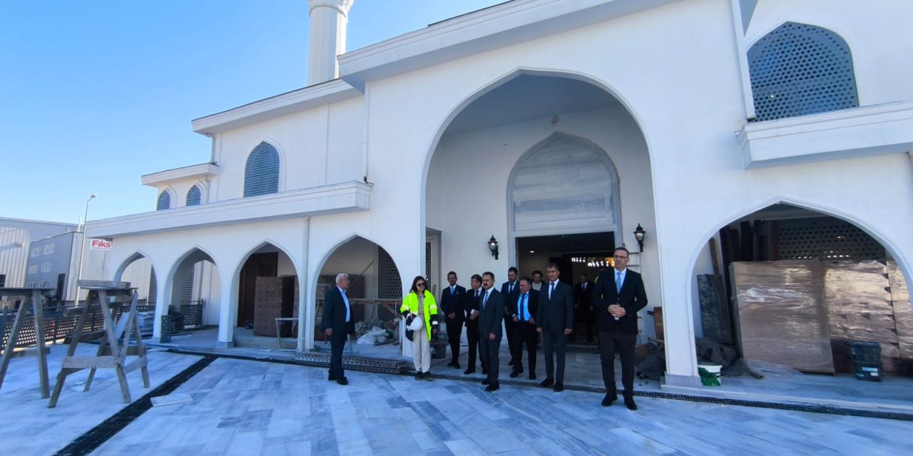 Vali Aktaş, KOBİ OSB Cami’nde  İncelemelerde Bulundu