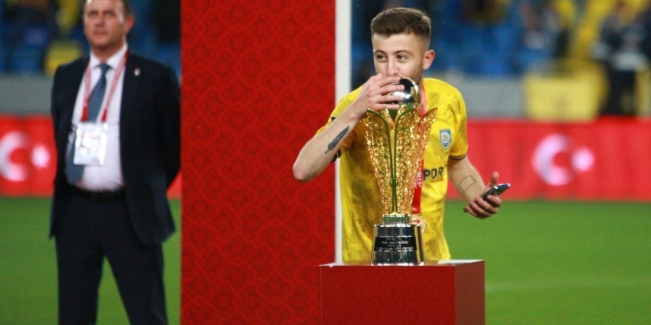 Silahlı kavgada ağır yaralanan futbolcu entübe edildi