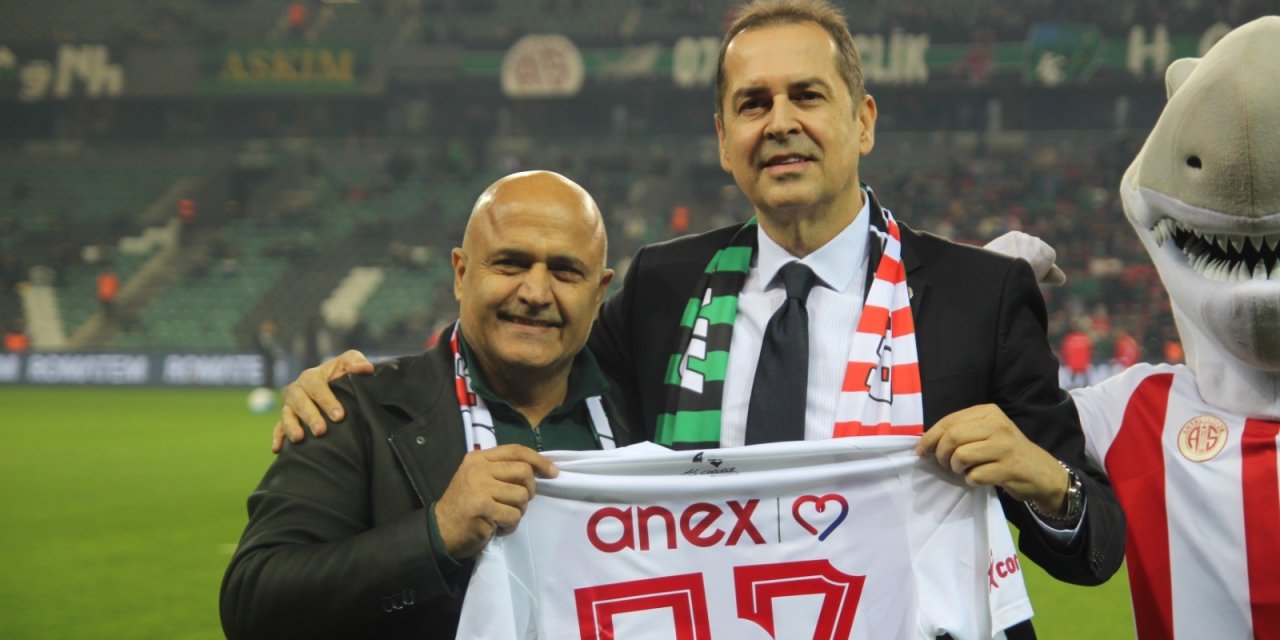 Kocaelispor ve Antalyaspor başkanlarından dostluk mesajı