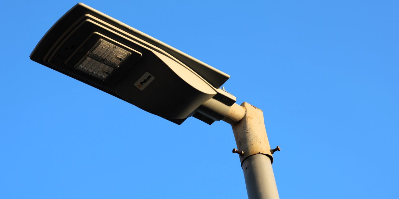 Duraklara güneş enerjili aydınlatma çözümü