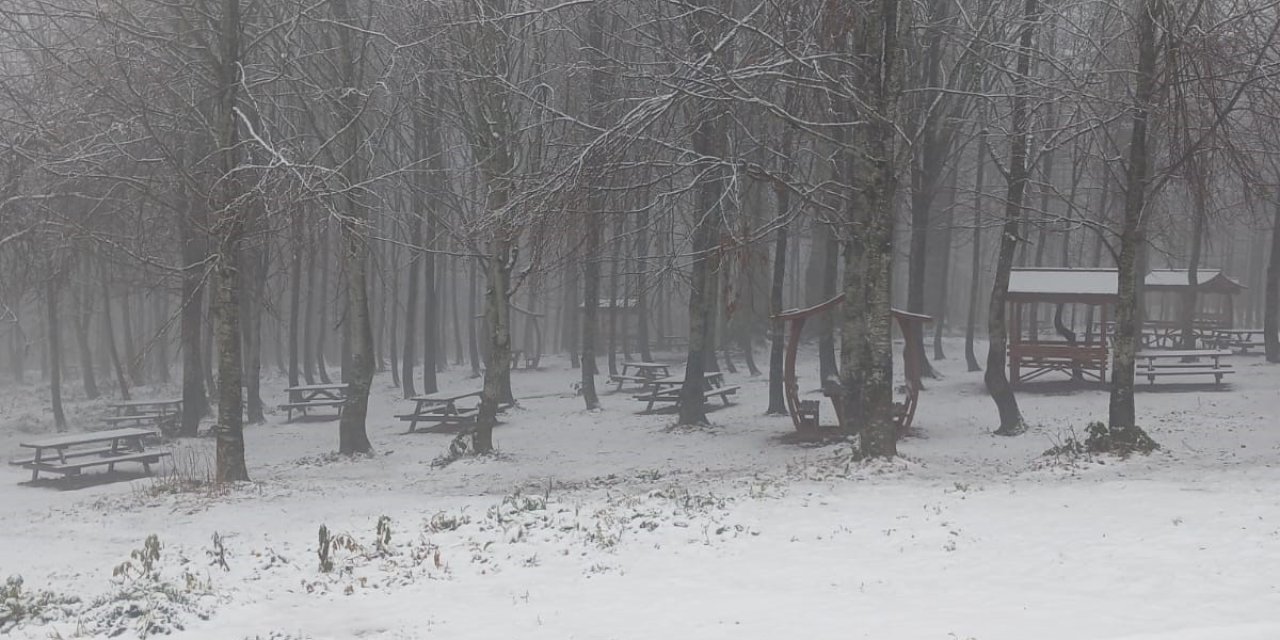 Samanlı Dağları'nın  zirvesinde kar yağışı