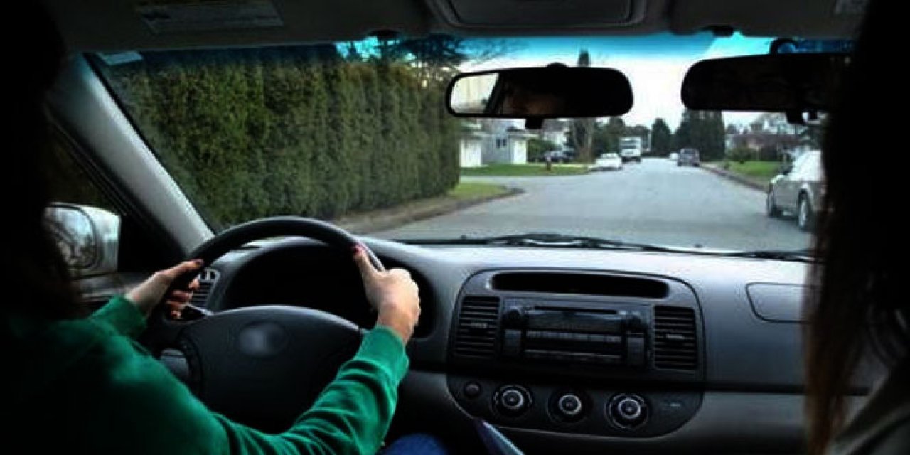 Direksiyon başında tüm dikkatinizi yola verin!
