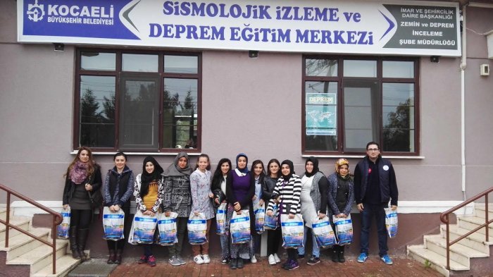Misafir öğrencilere deprem eğitimi