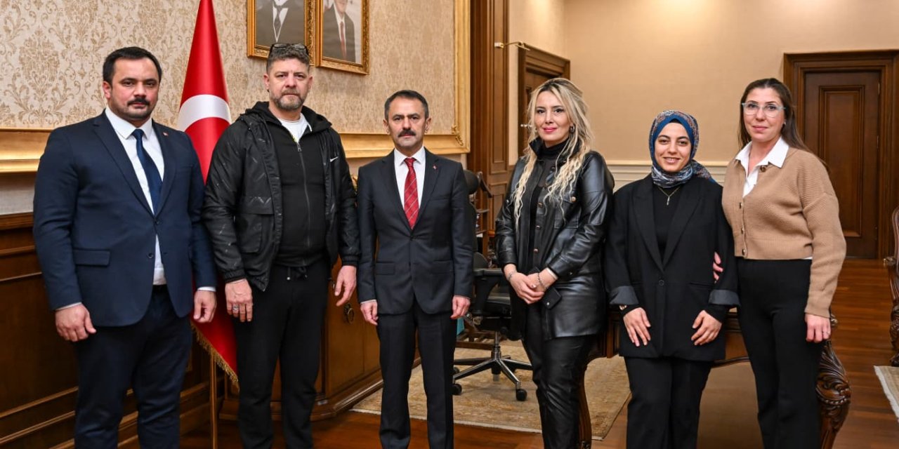 DARICA YARDIM EKİBİ DERNEĞİ    Vali İlhami Aktaş’a Ziyaret