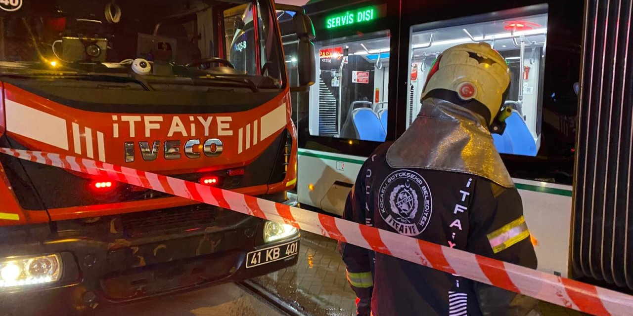 Yaşlı kadın  tramvayın altında kaldı