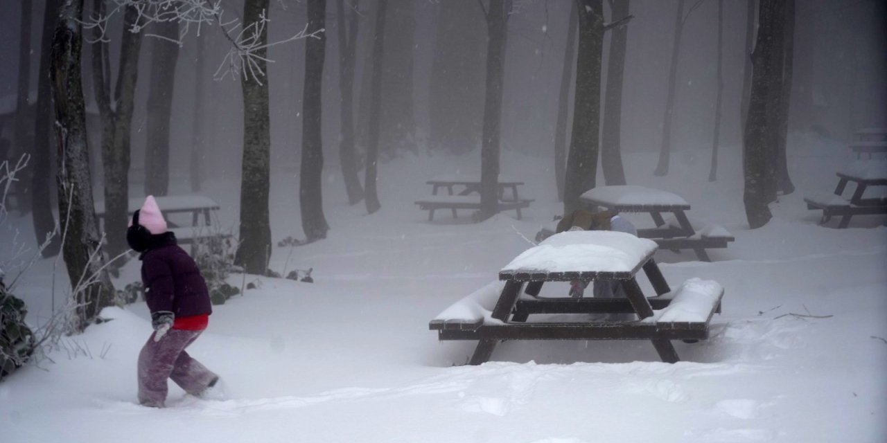 Kentin yüksekleri bembeyaz oldu