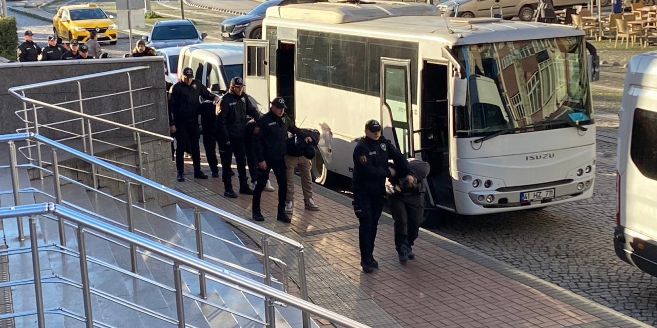 DEAŞ ve El Kaide operasyonunda 11 şüpheli adliyeye sevk edildi