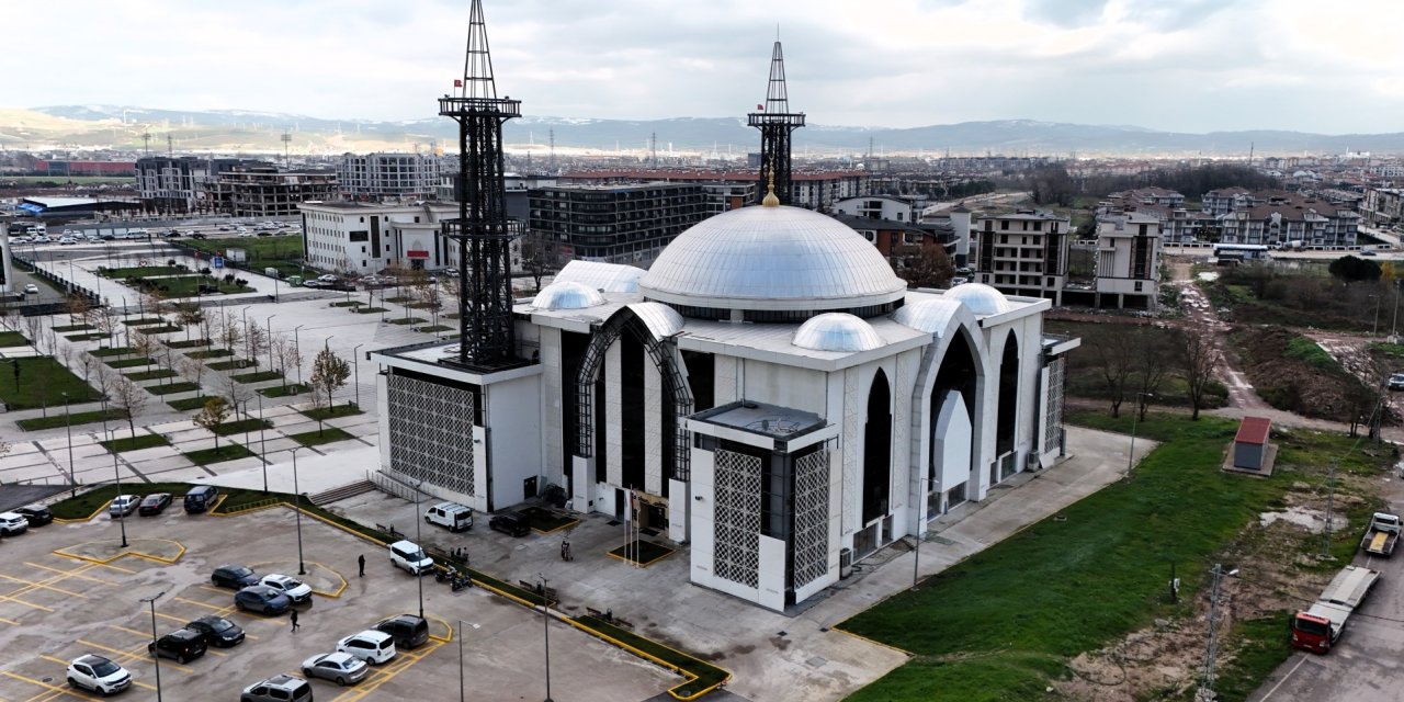 Kartepe Kent Meydanı Camii’nde sona doğru